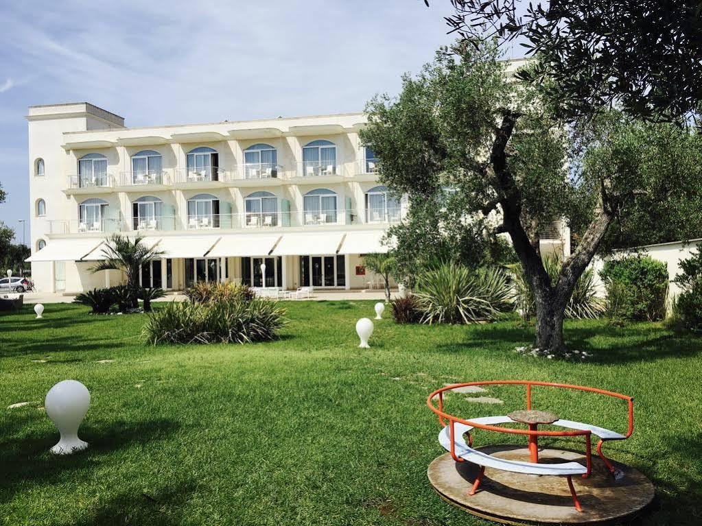 Hotel Vespucci Porto Cesareo Buitenkant foto