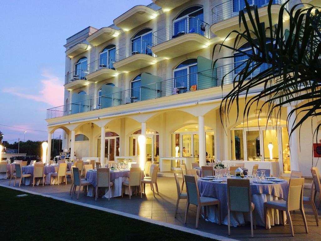 Hotel Vespucci Porto Cesareo Buitenkant foto